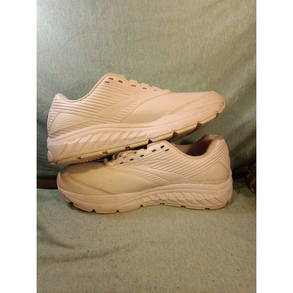 Brooks Men's White Addiction Athletic Walking Shoes Sz 9
